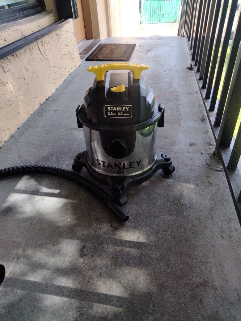 Wet / Dry Shop Vacuum