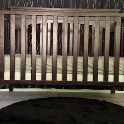 👶 ** Graco Baby Crib comes with Box and Mattress - Only $30!** 👶