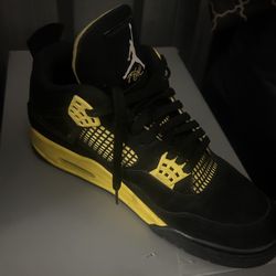 Air Jordan 4 Retro Thunder (Left shoe only!!) Size 9.5