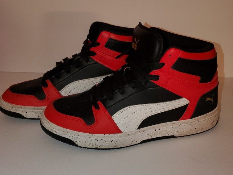 Mens Pumas Size 8.5