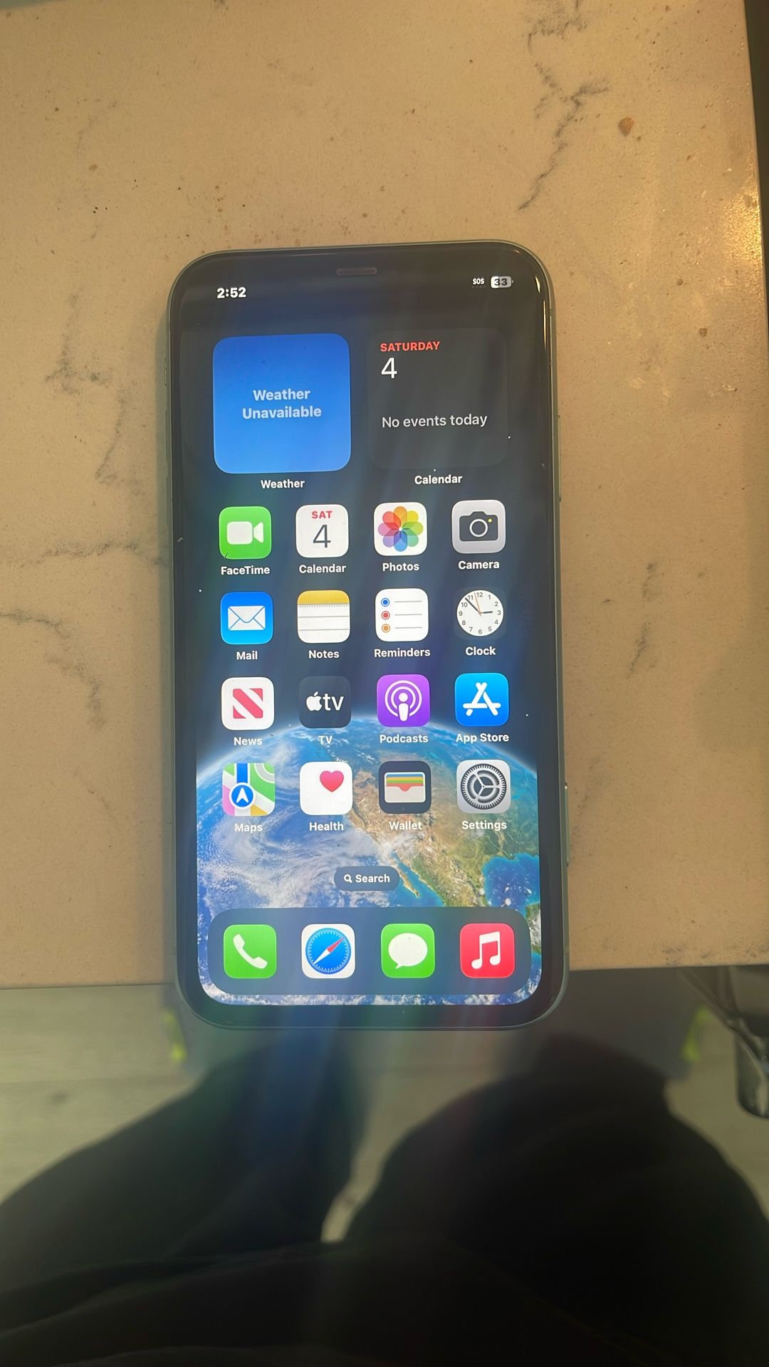 IPHONE 11 64gb ATNT FOR SALE 