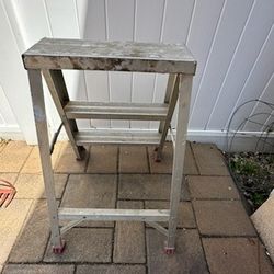 Three Small Ladders Mint