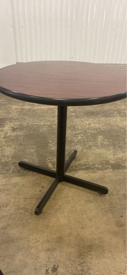 Round Pedestal Dining Table