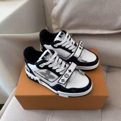 Leather Calfskin Lace-up Low-top Fashion sneakers Unisex Black and white