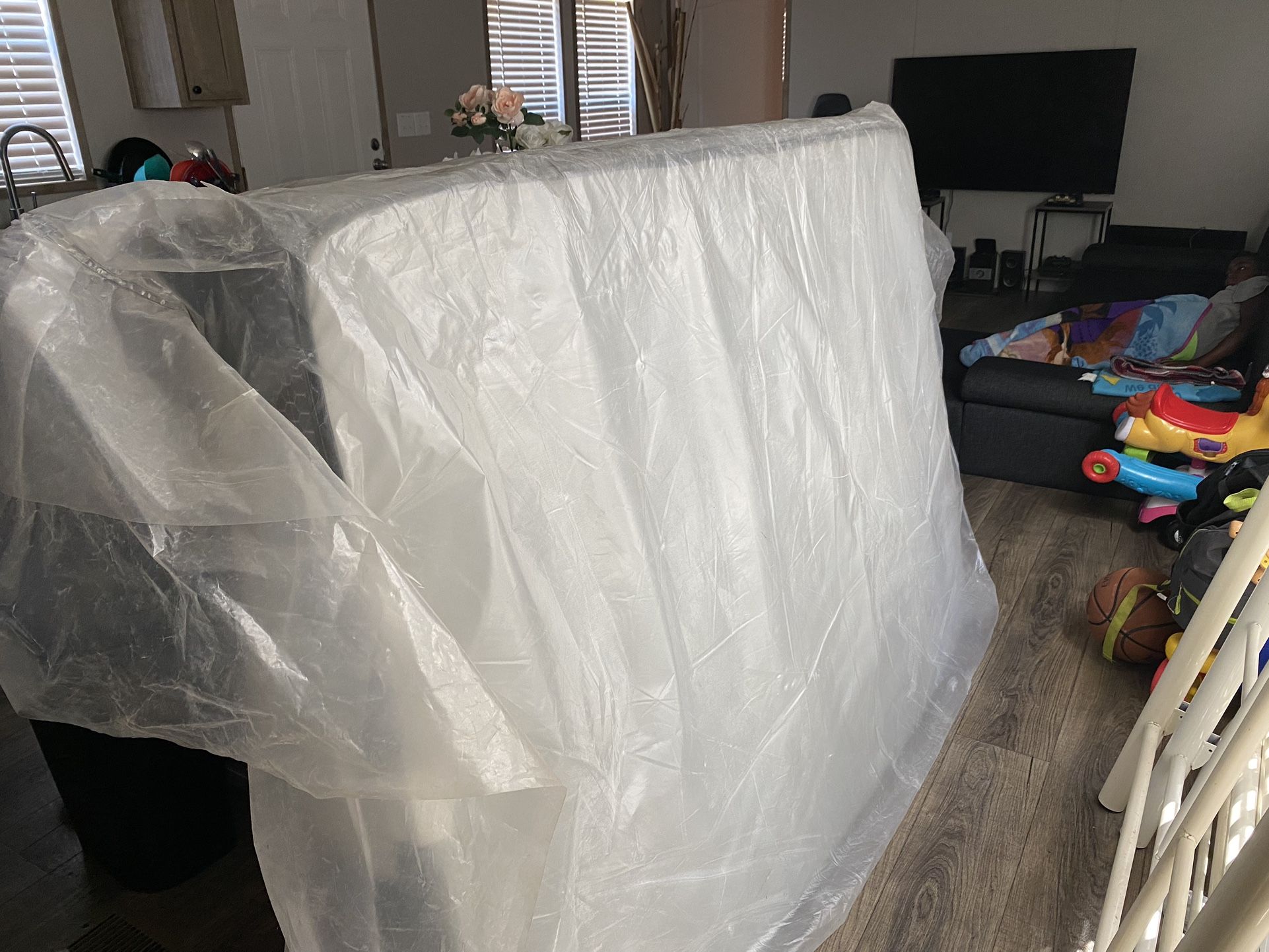 Twin Bunk Bed Frame/ Full Size Mattress 