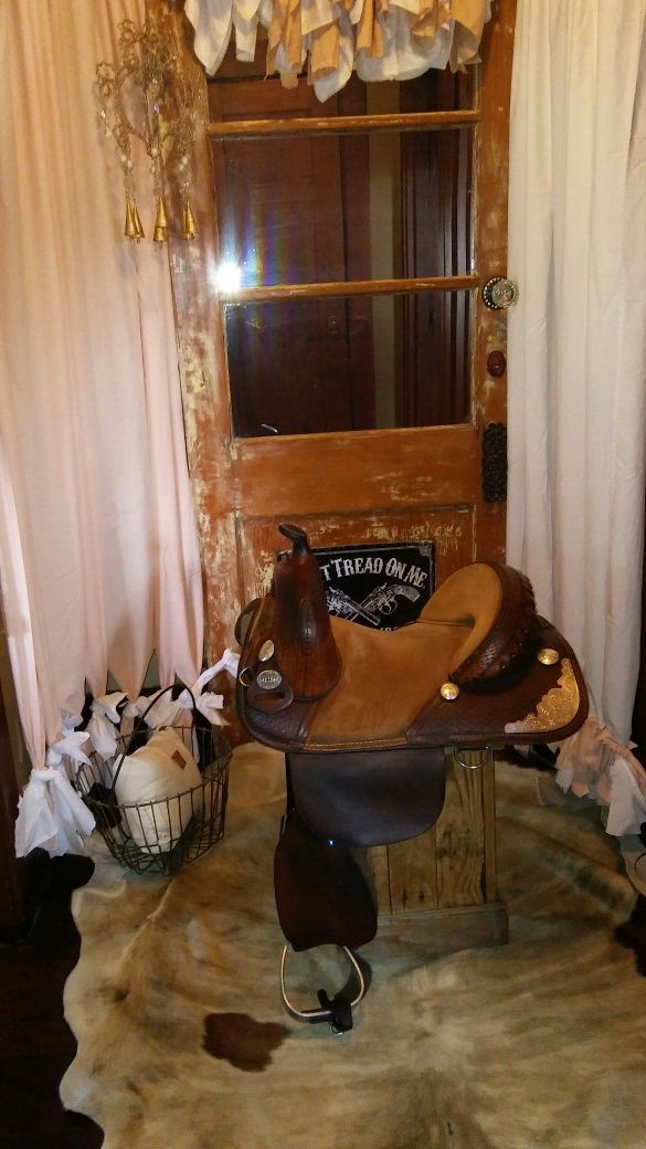 Bob Marshall treeless saddle