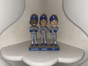 Dodgers 1981 MVP Autographed Bobble head