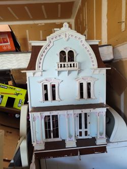 Wooden Doll House 