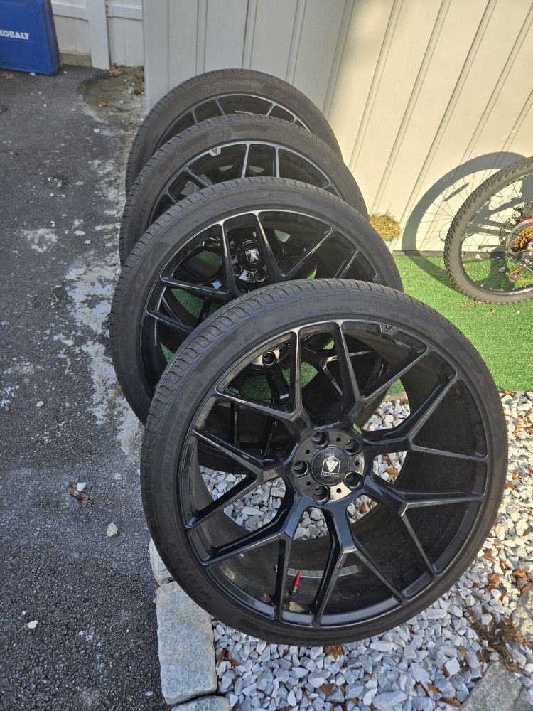 5x114 22x9 Offset 32 22x10.5 5x114 Offset 35