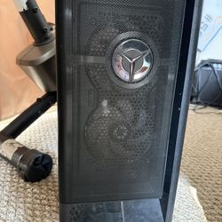 Gaming PC LENOVO