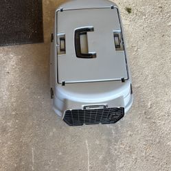 Dog Carrier/crate