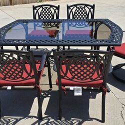 Hampton Bay Belcourt 7-piece table and chair set