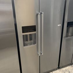 Kitchen Aid Side By Side In Stainless Steel Used