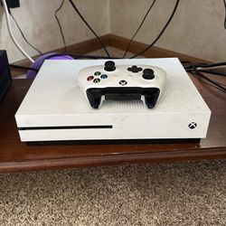 Xbox With Controller 