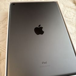 iPad 10.2 2021 9th gen Space Gray In Box 