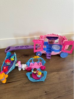 Little people Disney princess sets LIKE NEW!