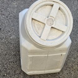 Pet Food Container