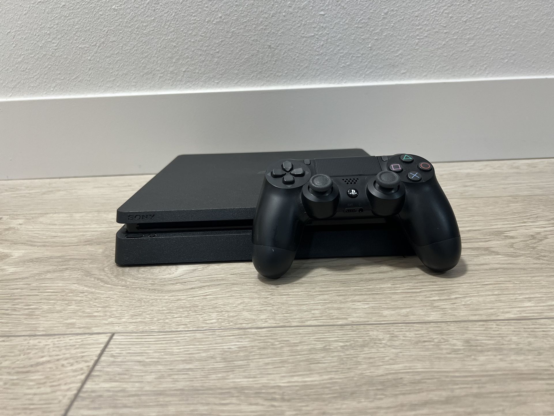 PS4 With One Controller And Vr
