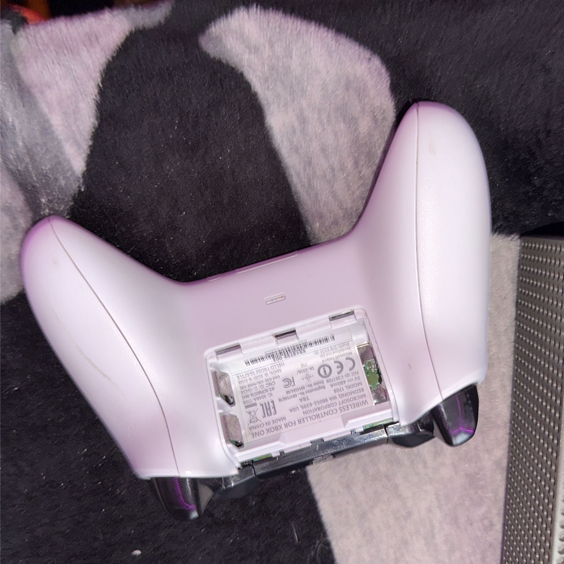 xbox one s 1 tb green and controller