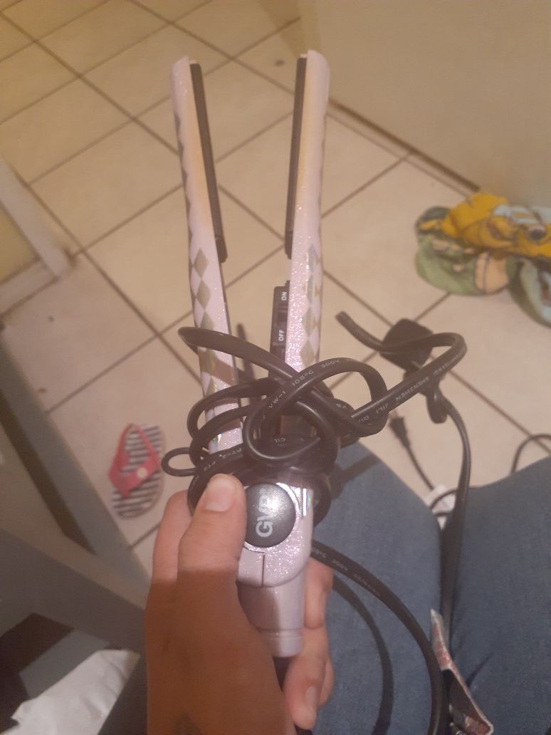 Hair straightener