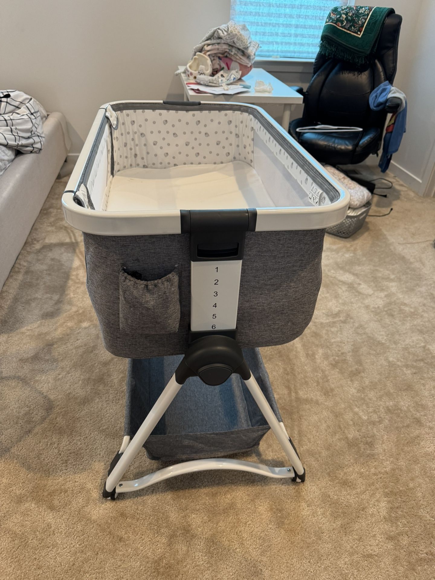 Baby Bassinet with Adjustable Height