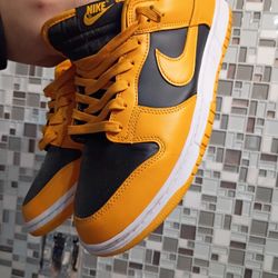 Jordan 1 Lows Black N Yellow