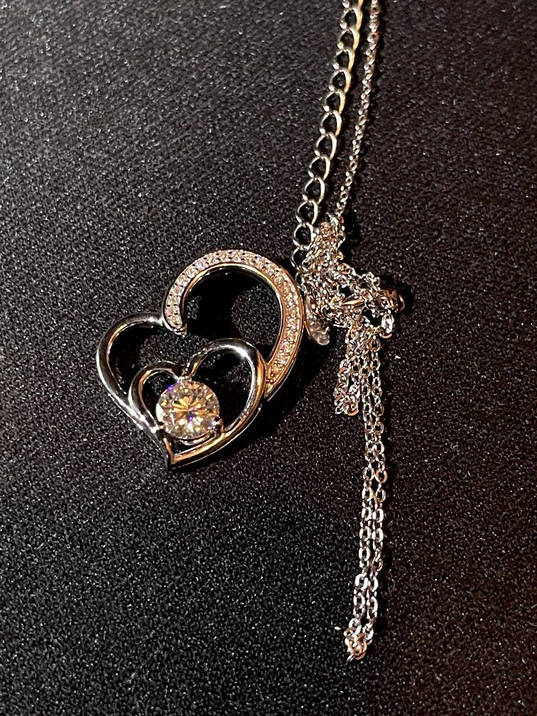 Moissanite heart pendant