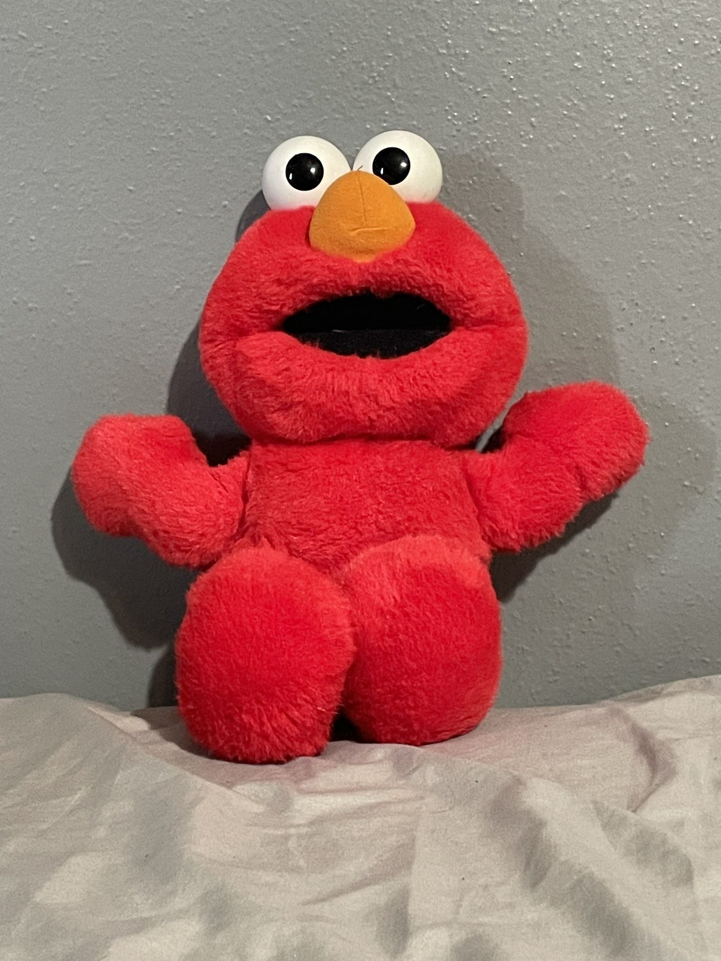 Vintage Tyco 1995 Tickle Me Elmo 16”