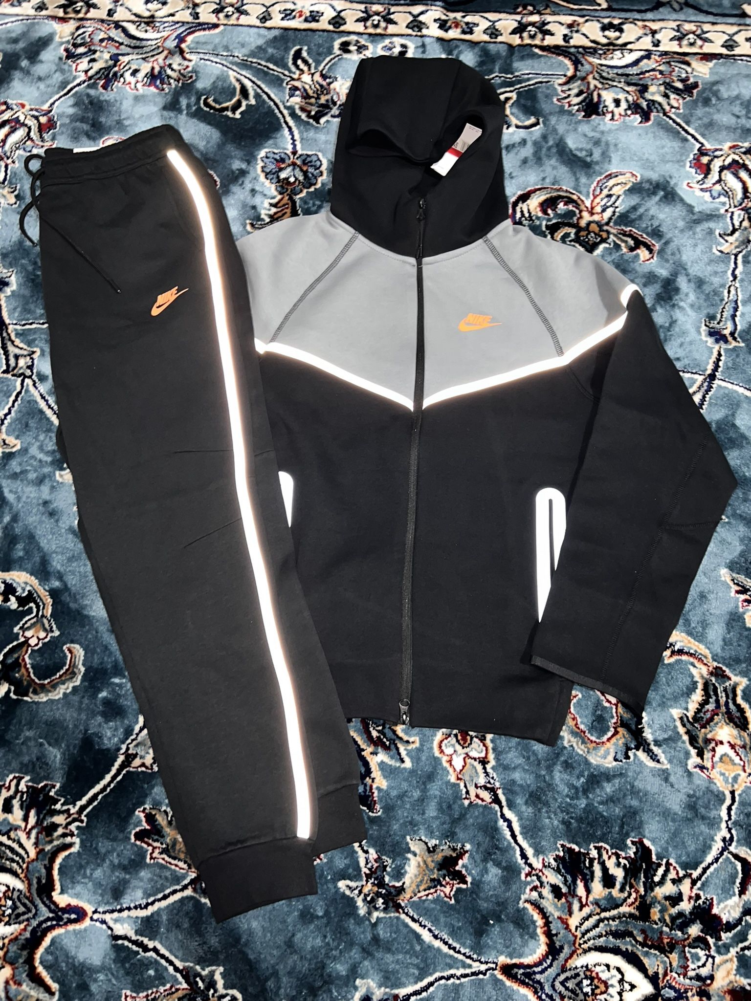 Reflective Nike Tech Fleece for Sale in Brooklyn, NY - OfferUp
