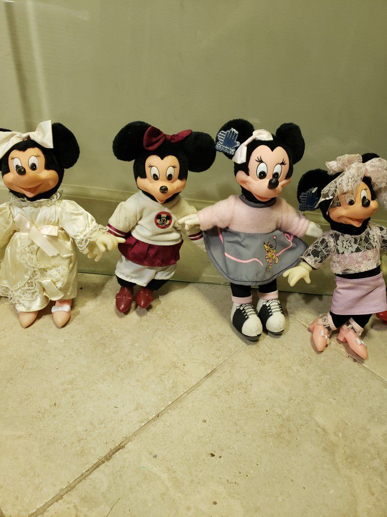 Lot Of MINNIE MOUSE DOLLS