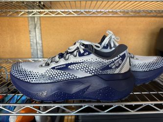Brooks Size 9