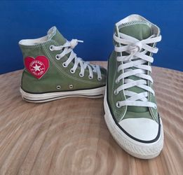 Converse All-Star high top Womens Sneakers SIZE 6
