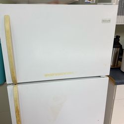 Frigidaire Top & Bottom