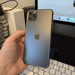 Apple iPhone 11 Pro Max 256GB Unlocked to any carrier! Like new! We offer financing!