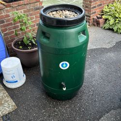 Rain Barrel with Decorative Stone