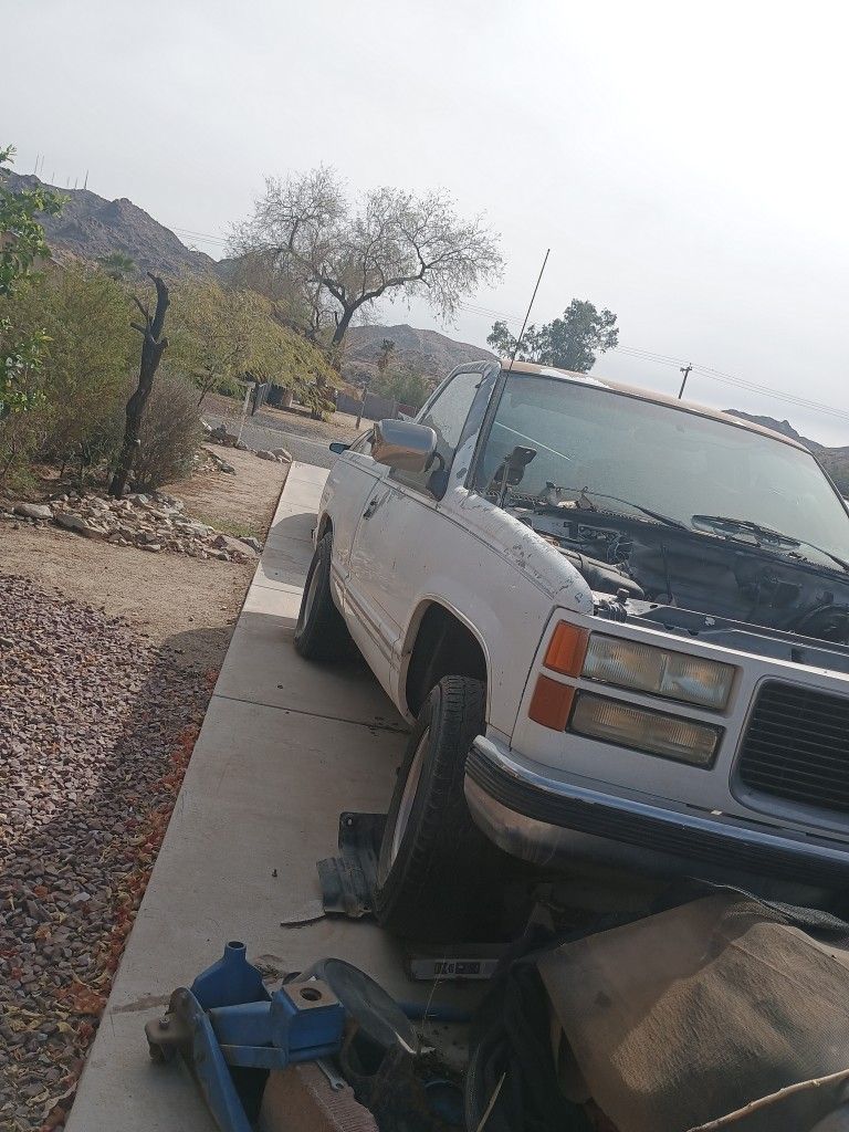 1994 Chevy Single Cab Short Bed Parts Truck Selling Whole