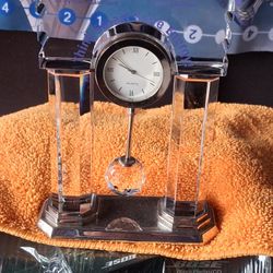 Quartz Desk Clock Working   Crystal..from Saudi Arabia  