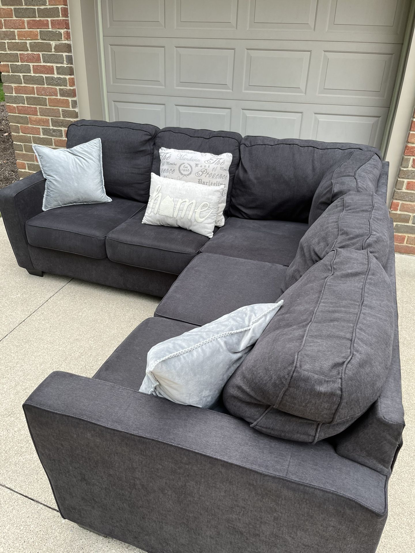 Free Delivery Gray Sectional Couch