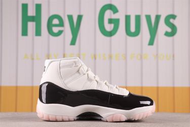 Air Jordan 11 WMNS “Neapolitan