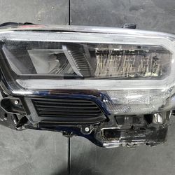 Toyota Tacoma headlight left driver side 2018 2019 2020 2021 2022 2023 Part $290