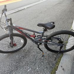 Mongoose Saga mountain bike 26 inch