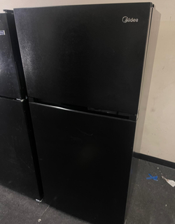 Midea Top Freezer Fridge – Black, Clean, Runs Great