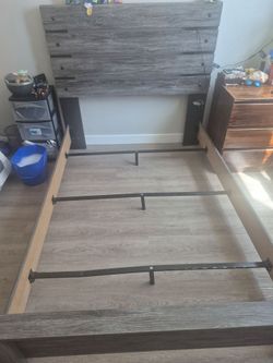 Rustic Gray Full Size Bed Frame & Plank Headboard