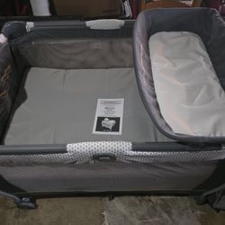 Graco Pack N Play Care Suite Bassinet Playard 