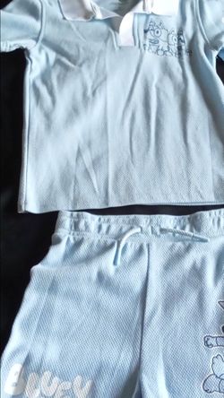 Size 5t boys bluey outfit Shirt/shorts Excellent condition