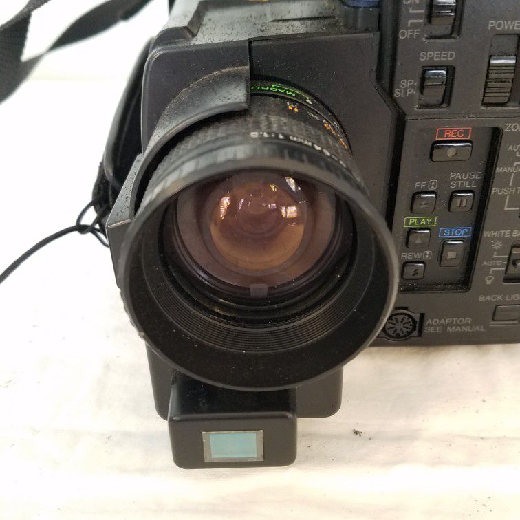 Untested Panasonic OmniMovie CCD AF X6 PV-100D VHS-C Video Camera