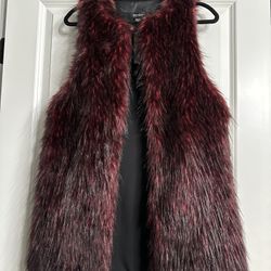 New! w/Tags Karen Kane Faux Fur Vest❤️