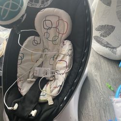 4 Moms Mamaroo Must Pick Up