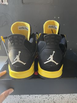 Jordan 4 Retro Thunder
