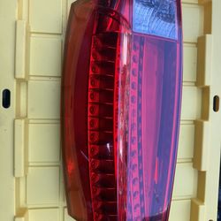2009 Cadillac Escalade Right Tail Light